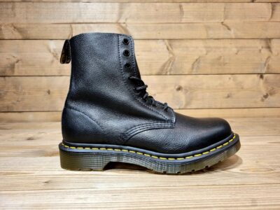 Dr martens virginia black
