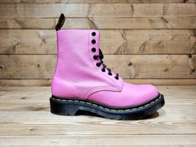 DR MARTENS: 1460 Pascal Virginia (Thrift Pink)