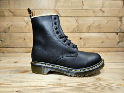 DR MARTENS: Serena (Black)
