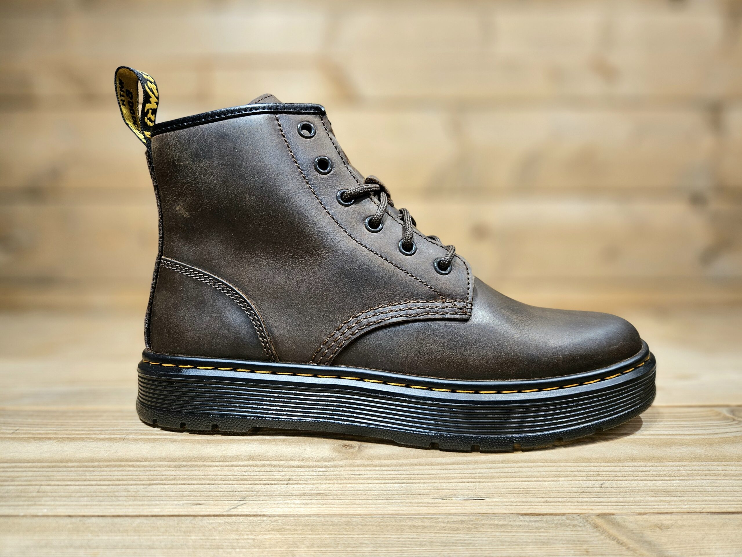 DR MARTENS: Brookline Chukka (Dark Brown Crazy Horse) | The