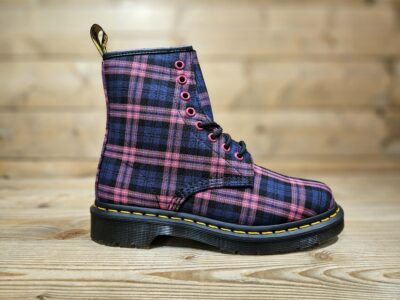 DR MARTENS: 1460 8 Eye Boot (Multi Tartan)